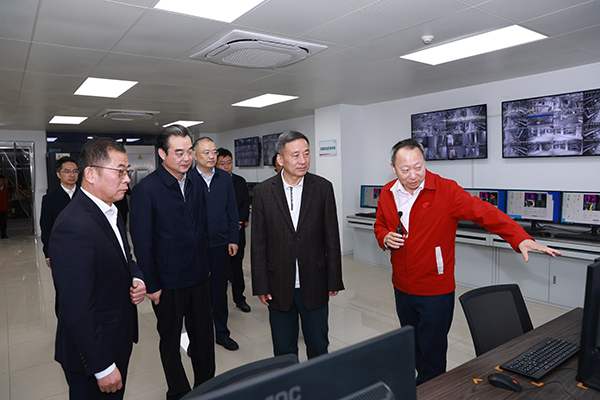 2024年11月13日，江苏省人大常委会常务副主任、党组副书记樊金龙调研乐鱼酒业